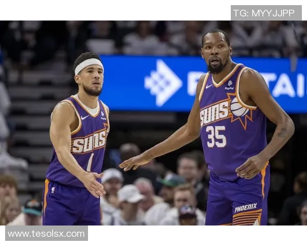 昔日恩怨再现!布克与老队友狭路相逢